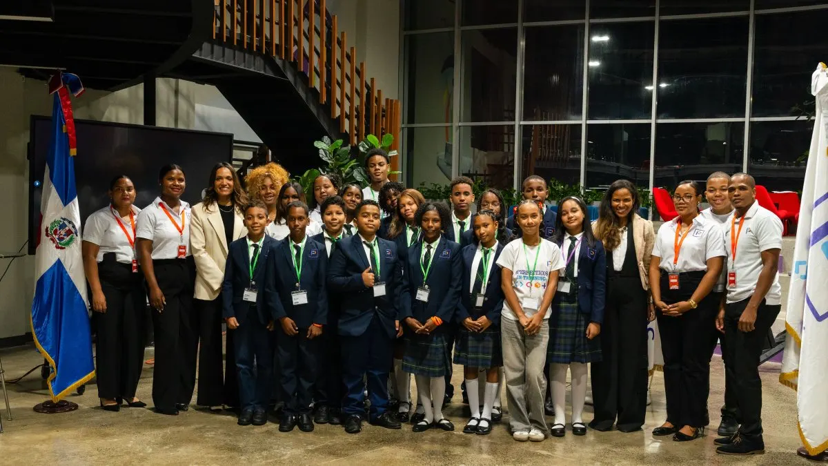 Presentan avances en educación tecnológica y proyectos estudiantiles