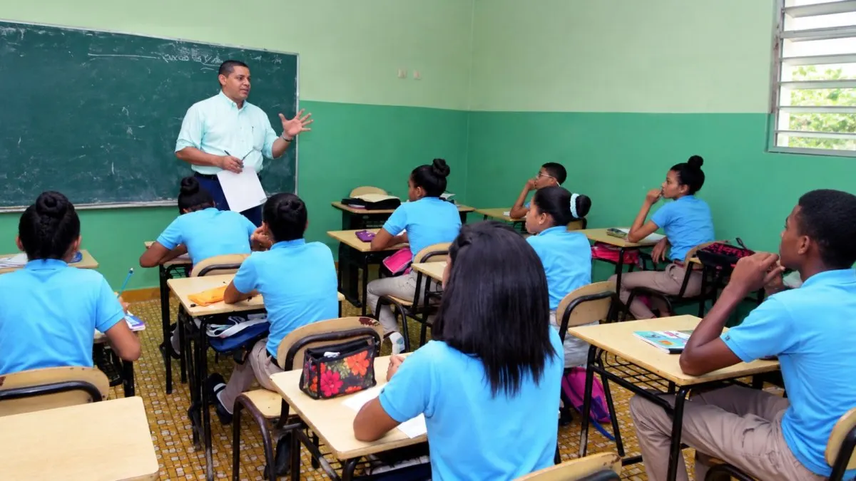 Educación autoriza el regreso a clases tras levantar alertas por el COE