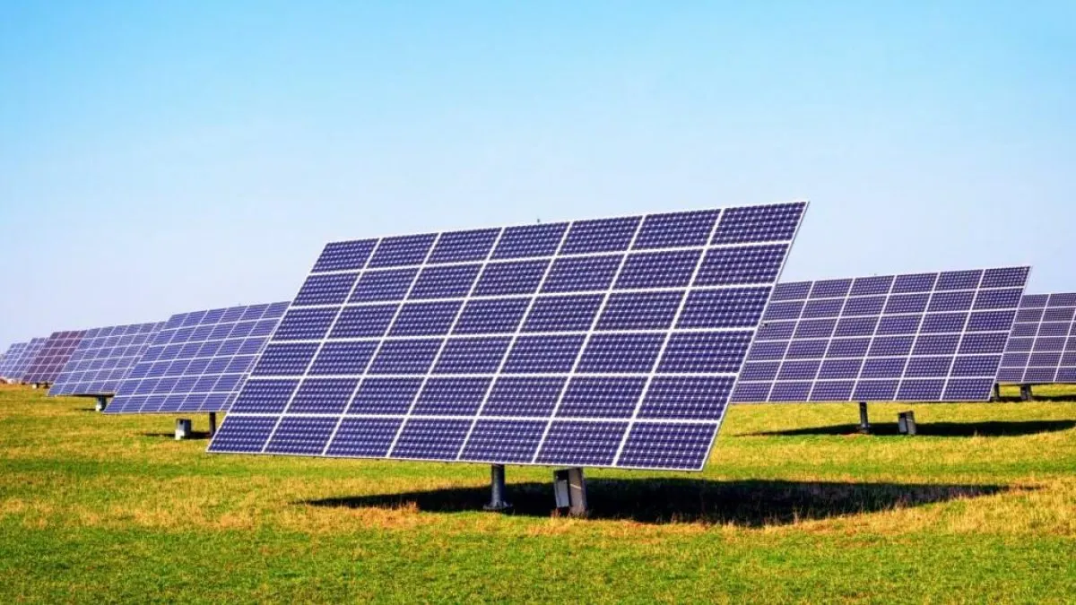 Nuevo reglamento para usuarios con paneles solares a partir de 2026