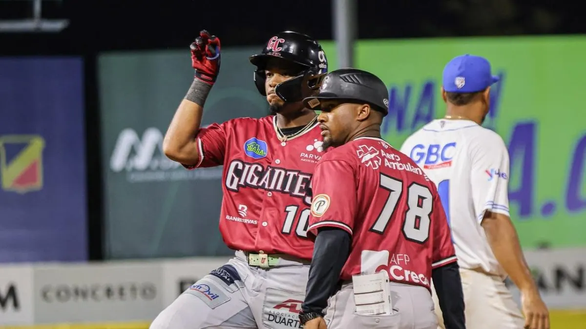 Jefferson Rojas destaca con dos jonrones en debut con los Gigantes del Cibao