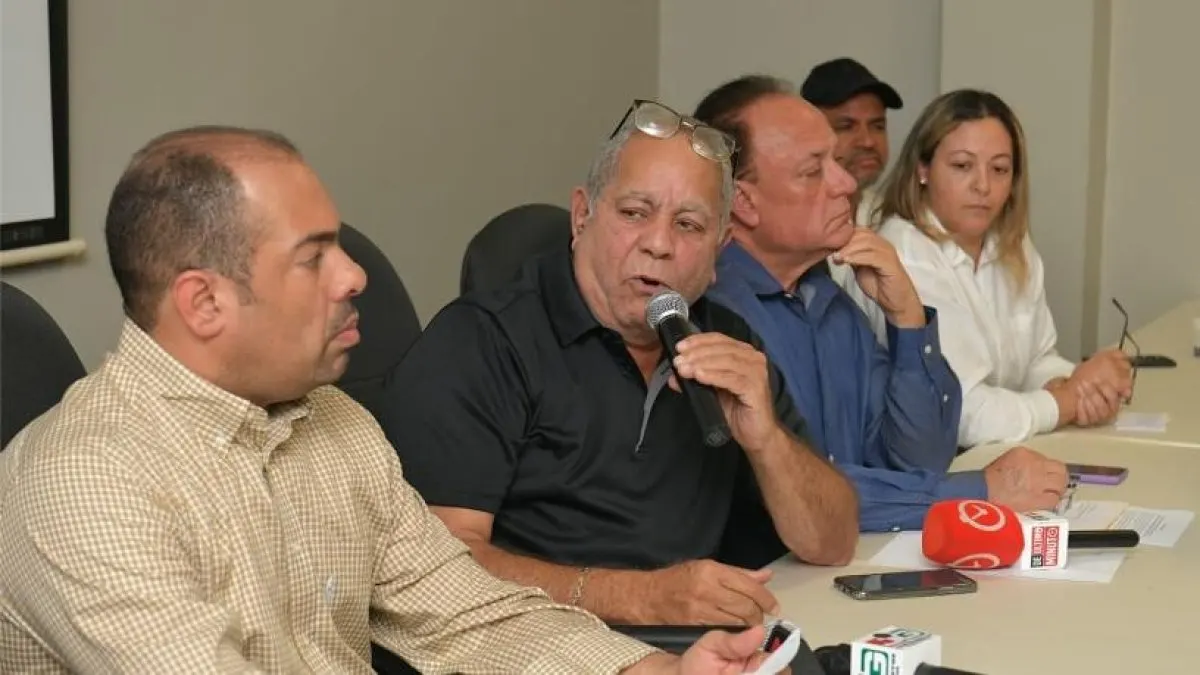 Avicultores del Cibao piden frenar importación de pollo para no cerrar más granjas