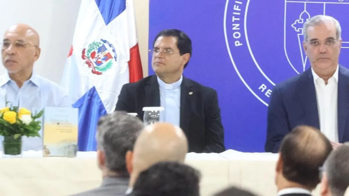 Pedro Silverio publica libro sobre economía dominicana