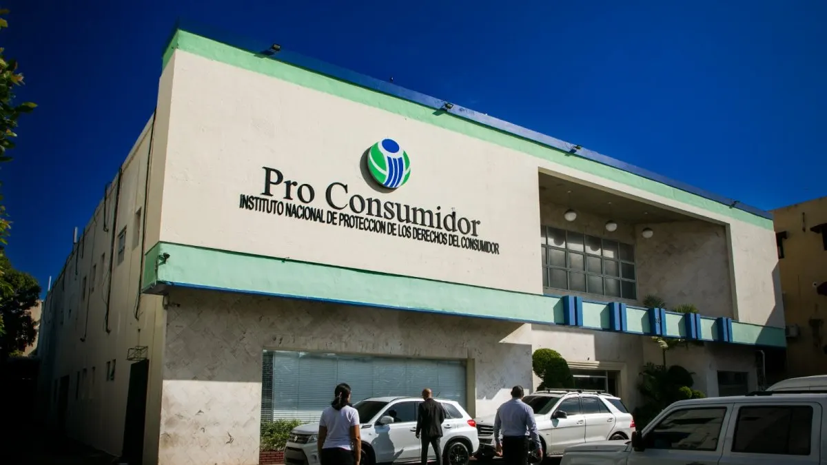 Pro Consumidor clausura más de 30 comercios chinos por irregularidades