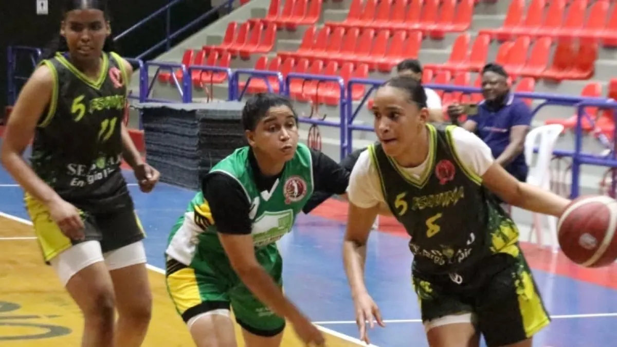 San Carlos gana en baloncesto femenino