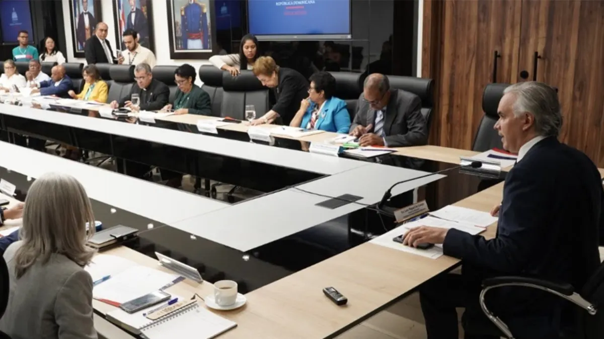 Maestros y otros docentes se someten a prueba de rendimiento