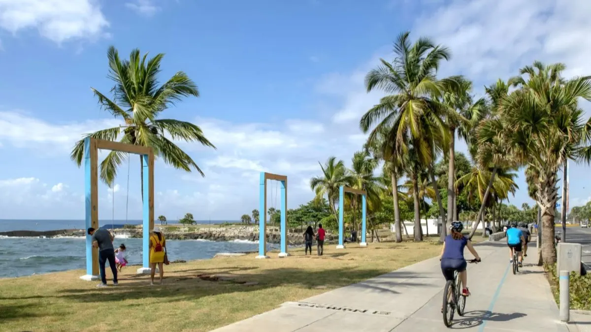 Anuncian ruta turística en bicicleta por el malecón y la Zona Colonial