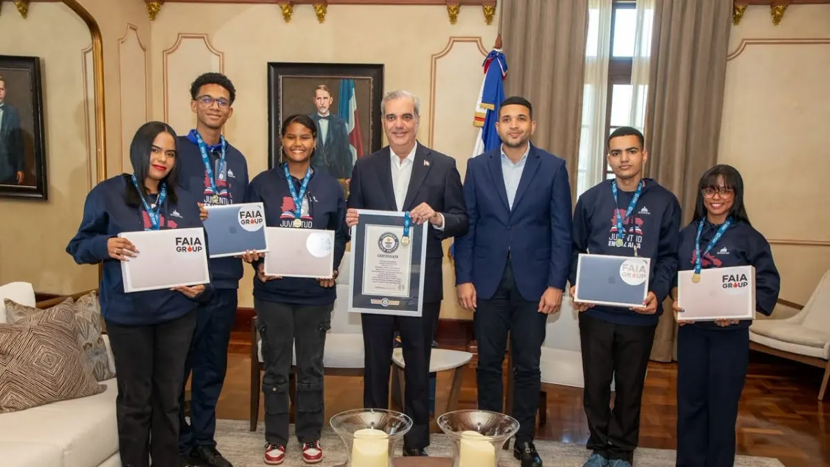 Jóvenes dominicanos rompen récord mundial de lectura