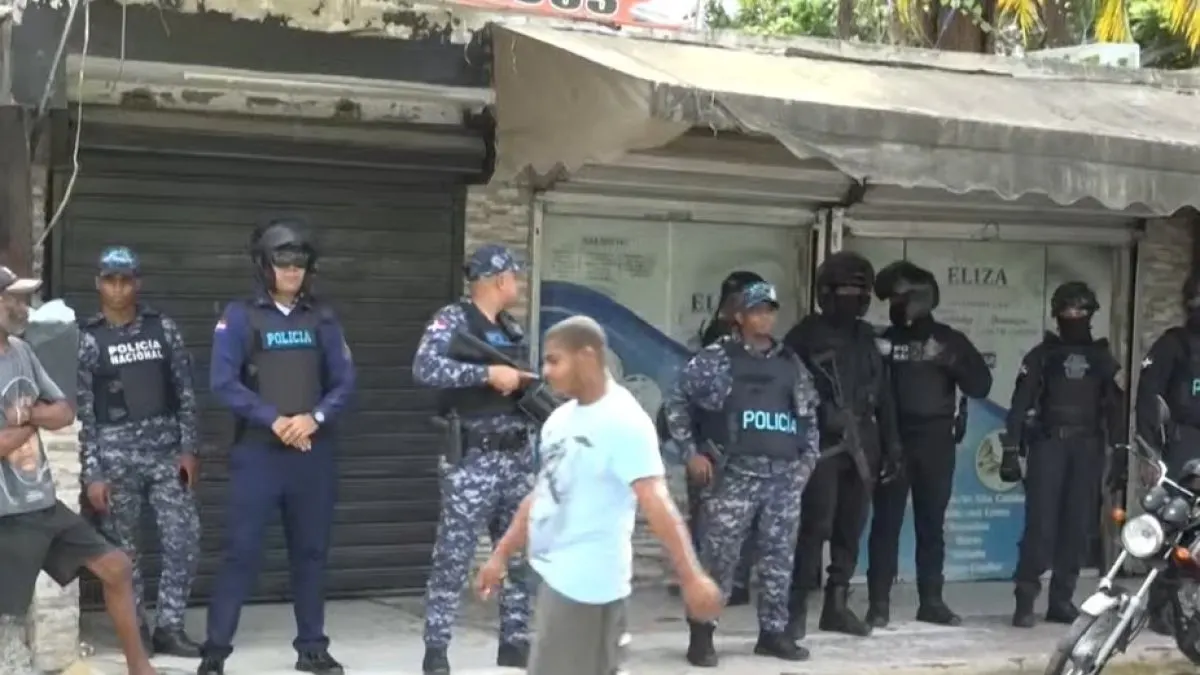 Policía custodia a Mendoza durante velatorio de 'Los Mellos'
