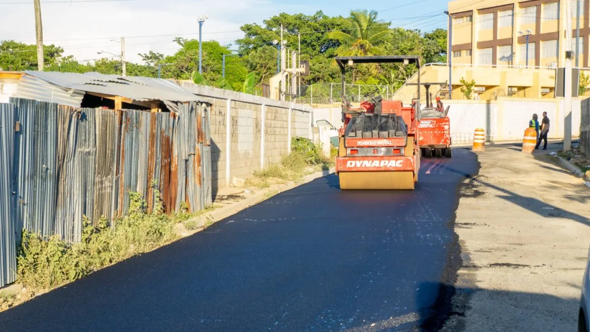 Ayuntamiento inicia asfaltado en Pantoja para mejorar tránsito