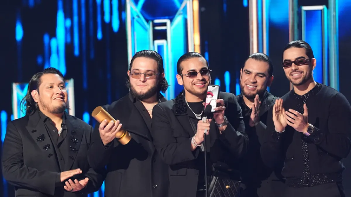 Bad Bunny encabeza los Billboard Latinos junto a Romeo Santos y otros grandes