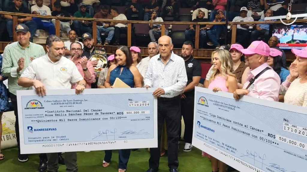 Coliseo Gallístico dona un millón de pesos a centros de cáncer