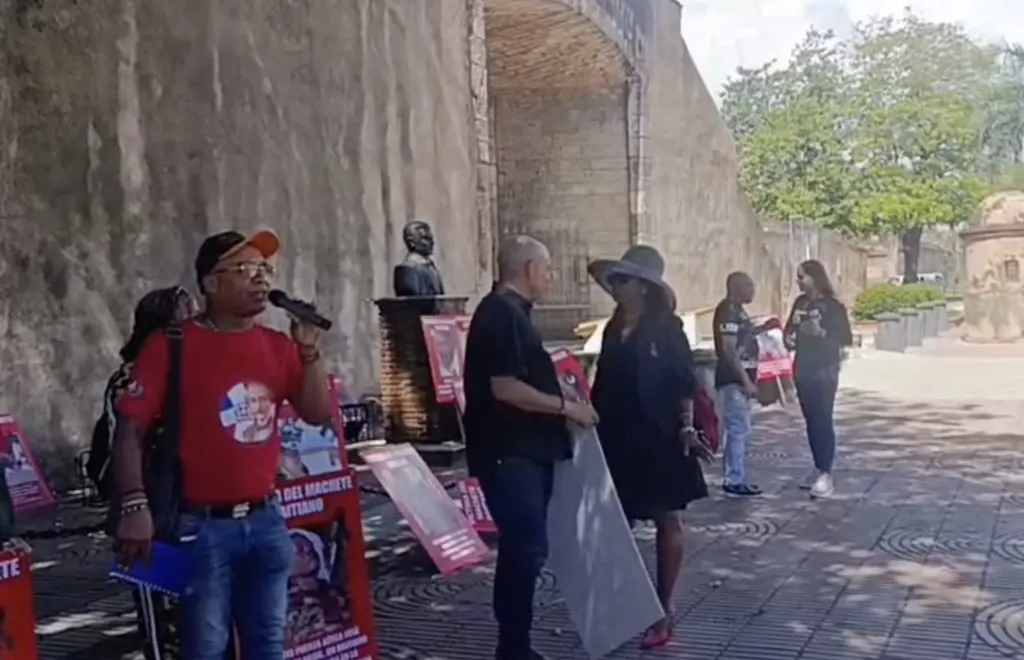 Protestan en el Parque Independencia por muertes de dominicanos atribuidas a haitianos