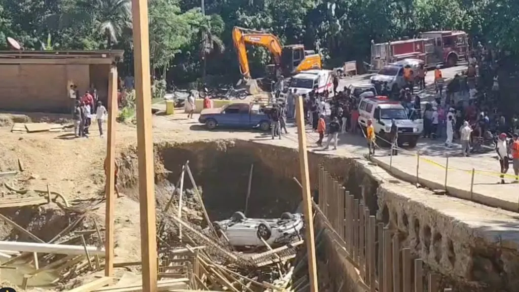 Choque en construcción de puente deja una muerte y cuatro heridos en San Francisco de Macorís