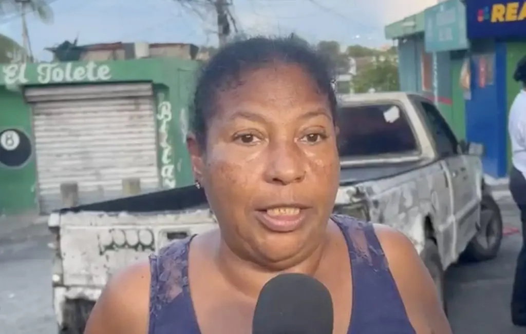 Incendio destruye vivienda en Los Guandules, deja a pareja sin techo