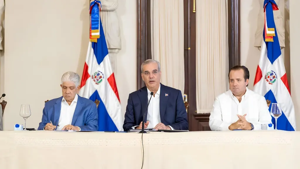 Abinader anuncia contratos por más de 31 mil millones de pesos en obras