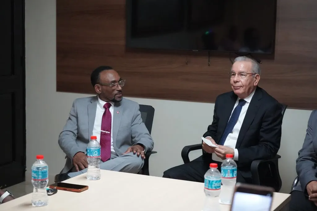 Luis José Rosso se une al PLD tras reunirse con Danilo Medina