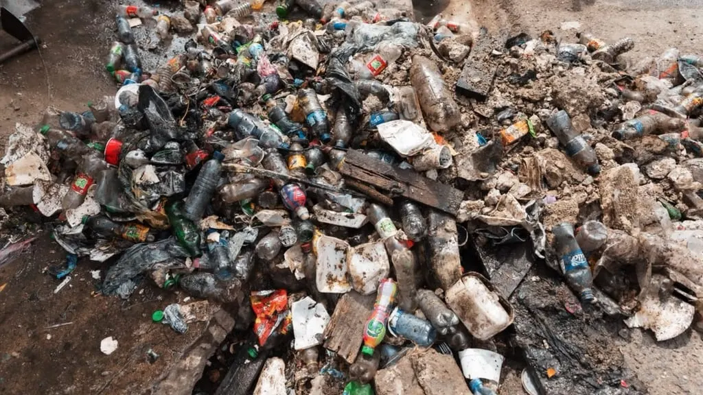 Llamado a no tirar basura para evitar inundaciones