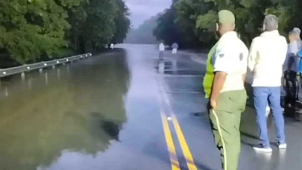 Autovía del Nordeste cerrada por desbordamiento de ríos