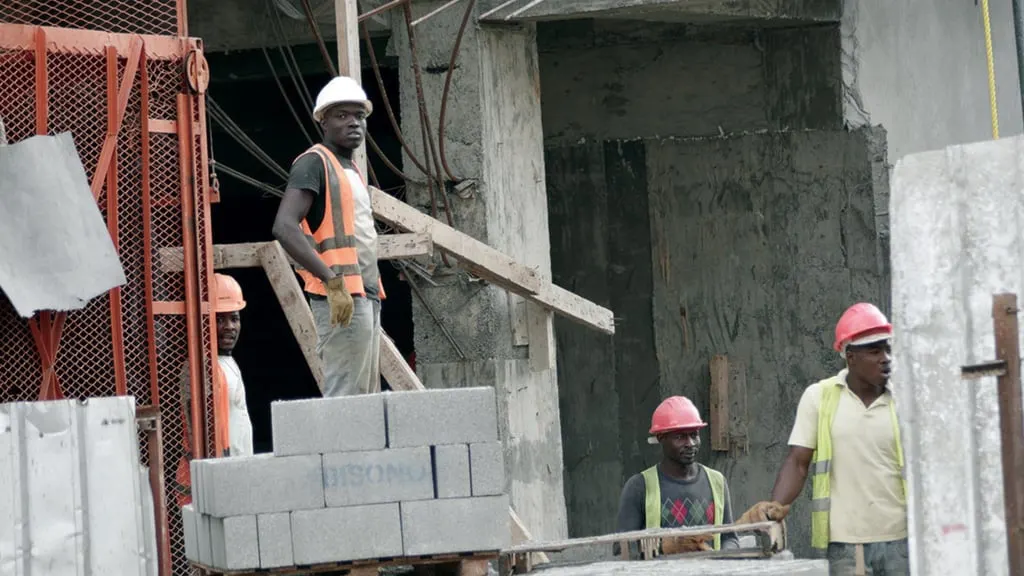 El 83 % a 95 % de los trabajadores de la construcción son informales e ilegales