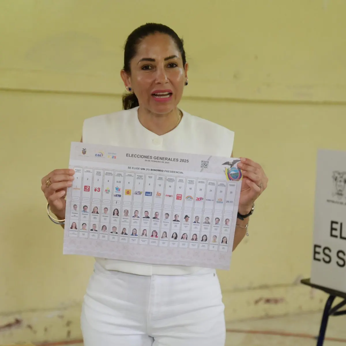 Luisa González dice que es perseguida política y se defenderá en Ecuador
