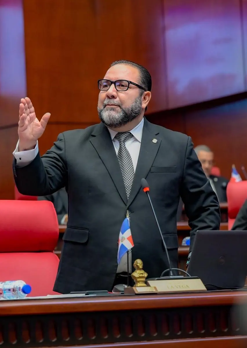 Senador Ramón Rogelio Genao respalda renuncia de su hijo al PRSC