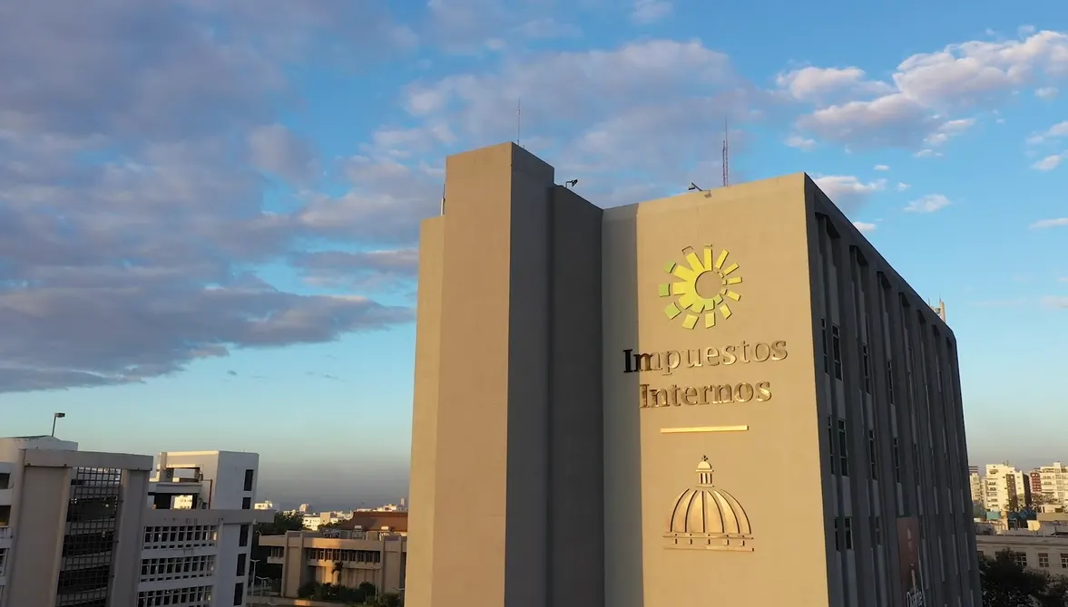 Desde noviembre, grandes y medianos contribuyentes deben emitir facturas electrónicas
