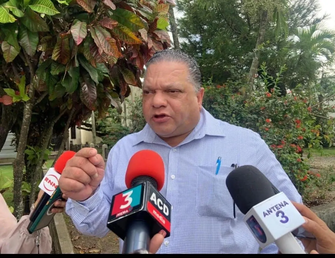Mario Díaz apoya a Juan Hubieres en defensa de subsidios al transporte