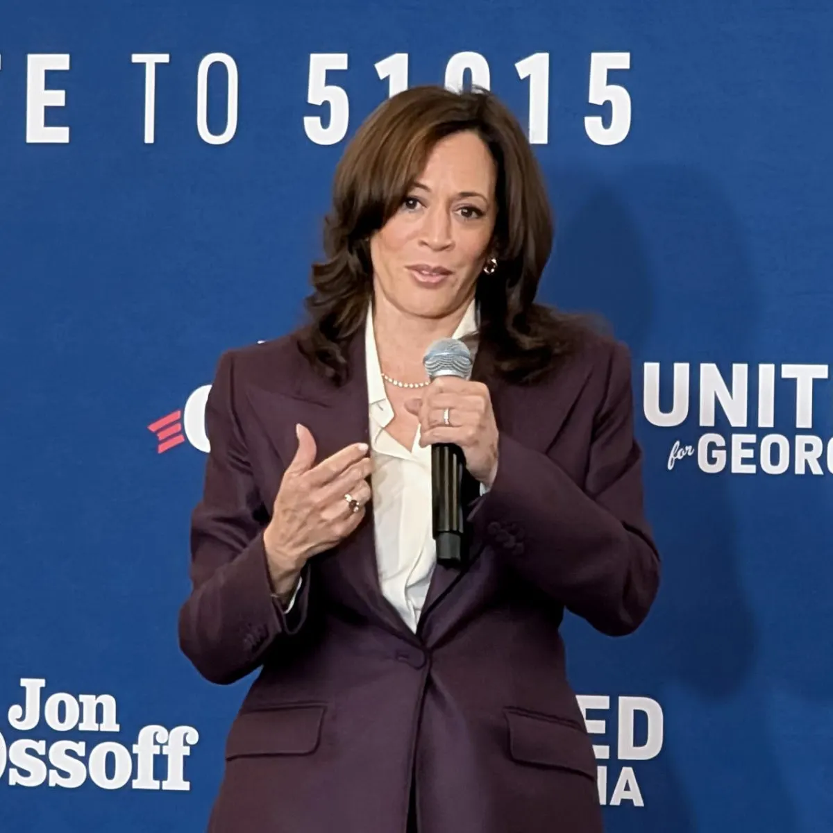Kamala Harris exhorta a votar contra la 'tiranía' de Trump en campaña de medio mandato