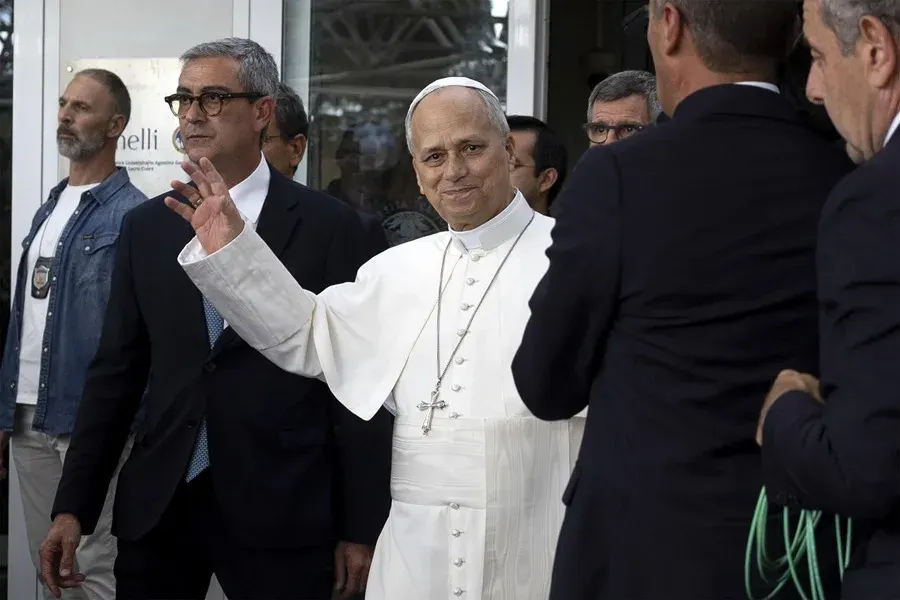 El Papa confirma su viaje a tres países tras su operación