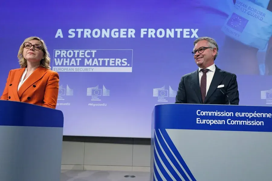 Bruselas propone reforzar a Frontex y digitalizar el retorno de migrantes