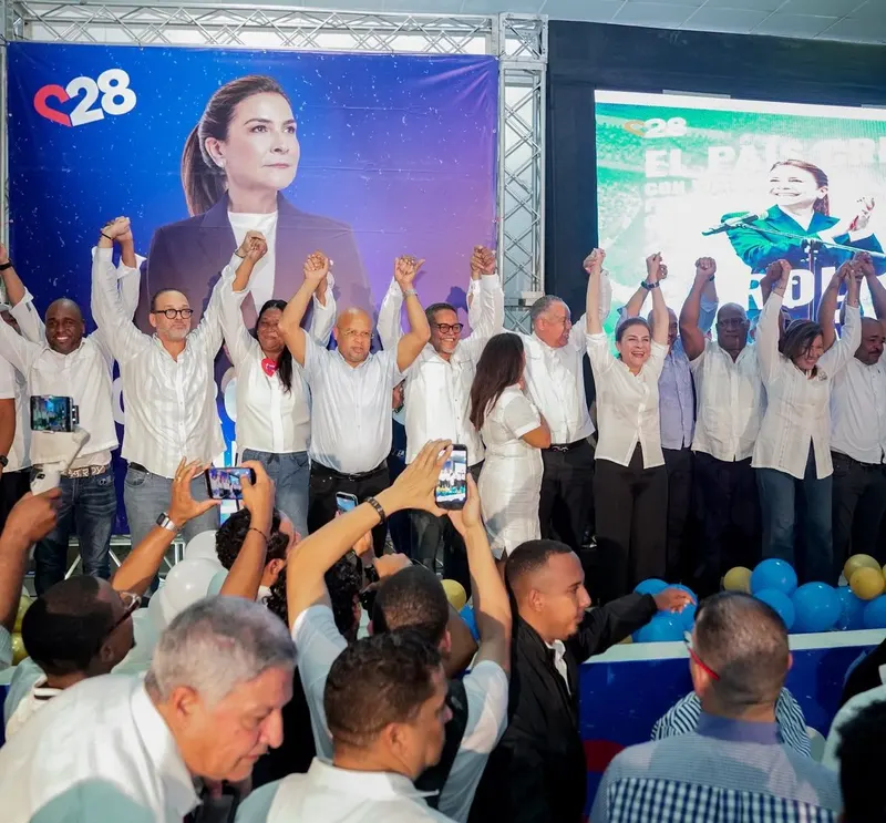 Carolina Mejía juramenta su comando de campaña en Circunscripción 3 de la capital