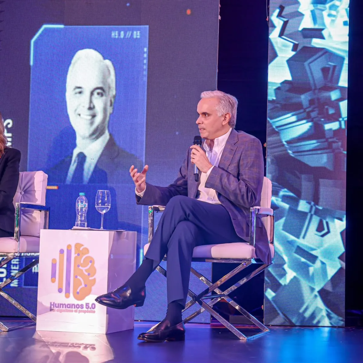 De Camps anuncia transformación digital y formación docente para integrar IA en la educación