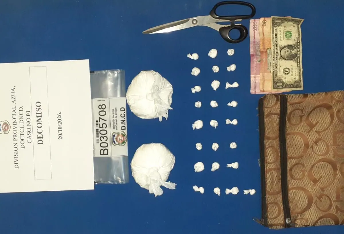 DNCD detiene a 12 personas y incauta más de 2,400 gramos de cocaína