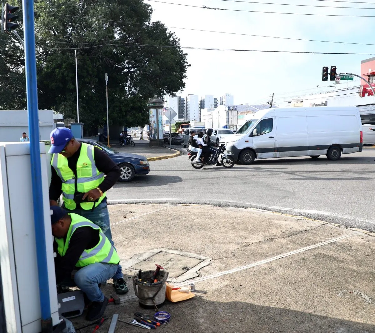 Intrant repara semáforos dañados por lluvias en el Gran Santo Domingo