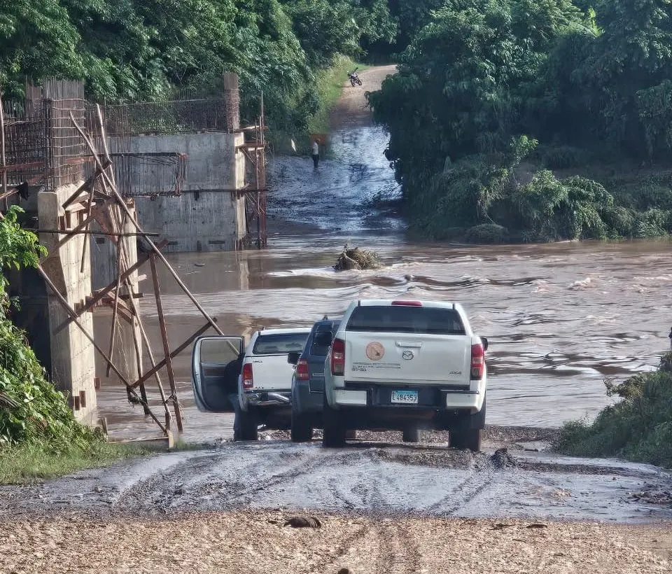 Desborde del río Soco afecta comunidades en Ramón Santana