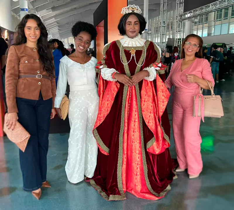 Proyecto busca enseñar moda histórica a nuevas generaciones