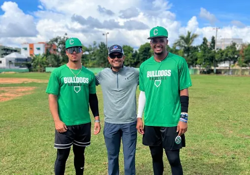 Nueva academia de béisbol ofrece becas para jóvenes peloteros dominicanos