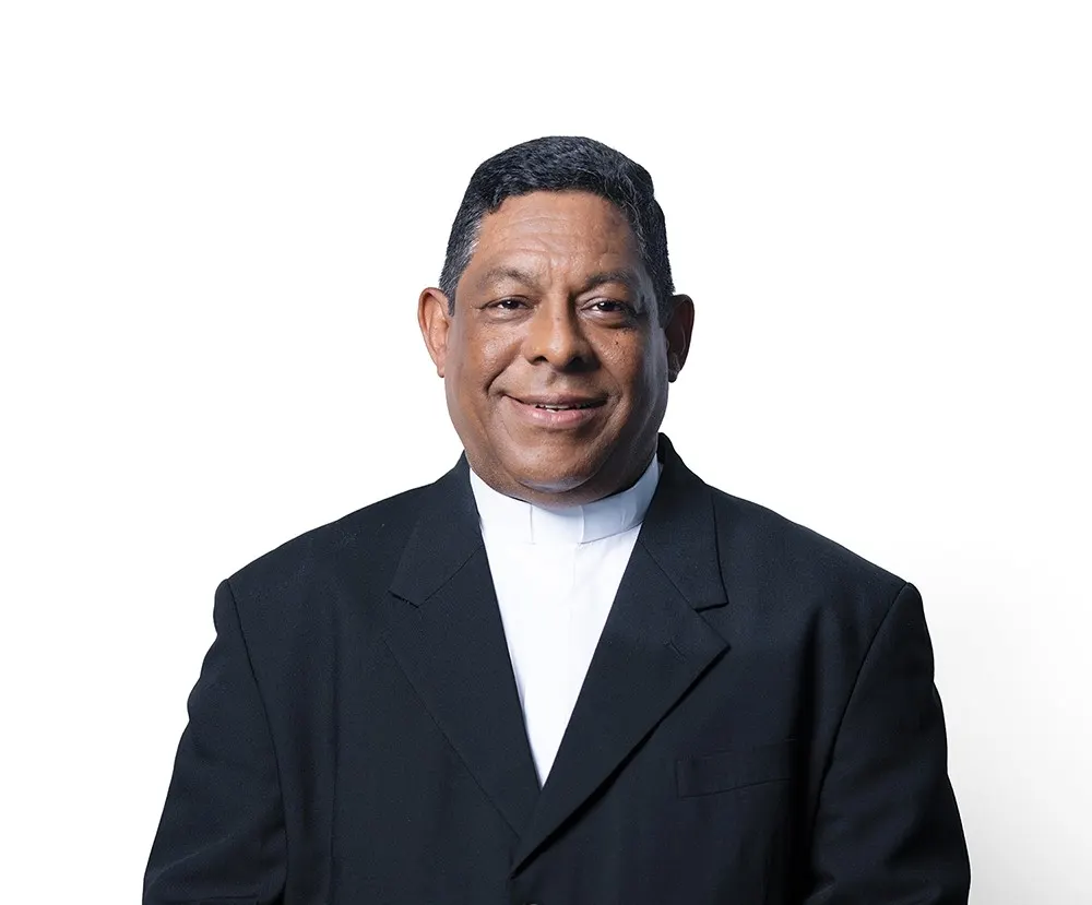 Designan al reverendo Francisco Antonio Jiménez como nuevo rector de Ucateci