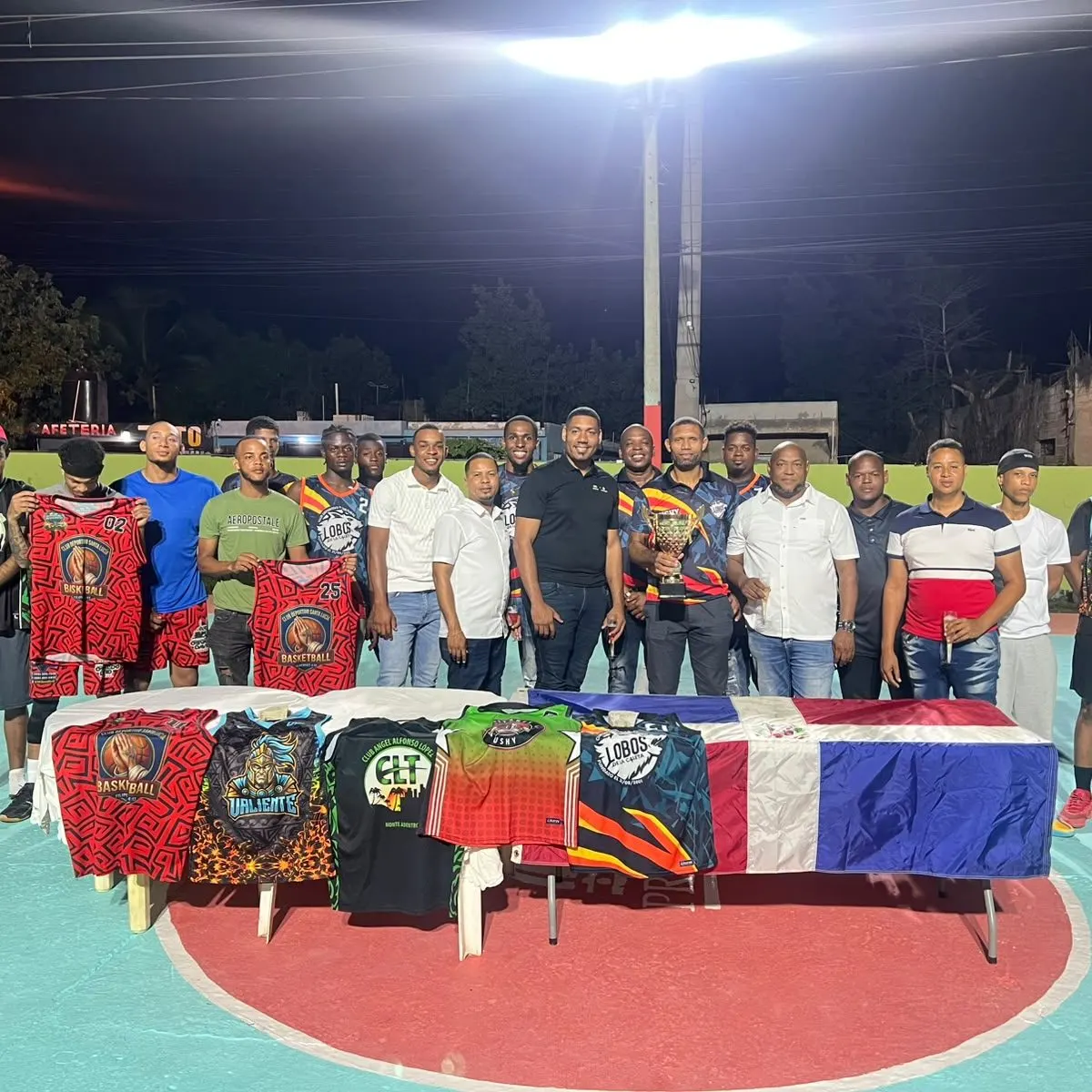 Torneo navideño del Club Los Lobos de la 22 comienza en La Caleta