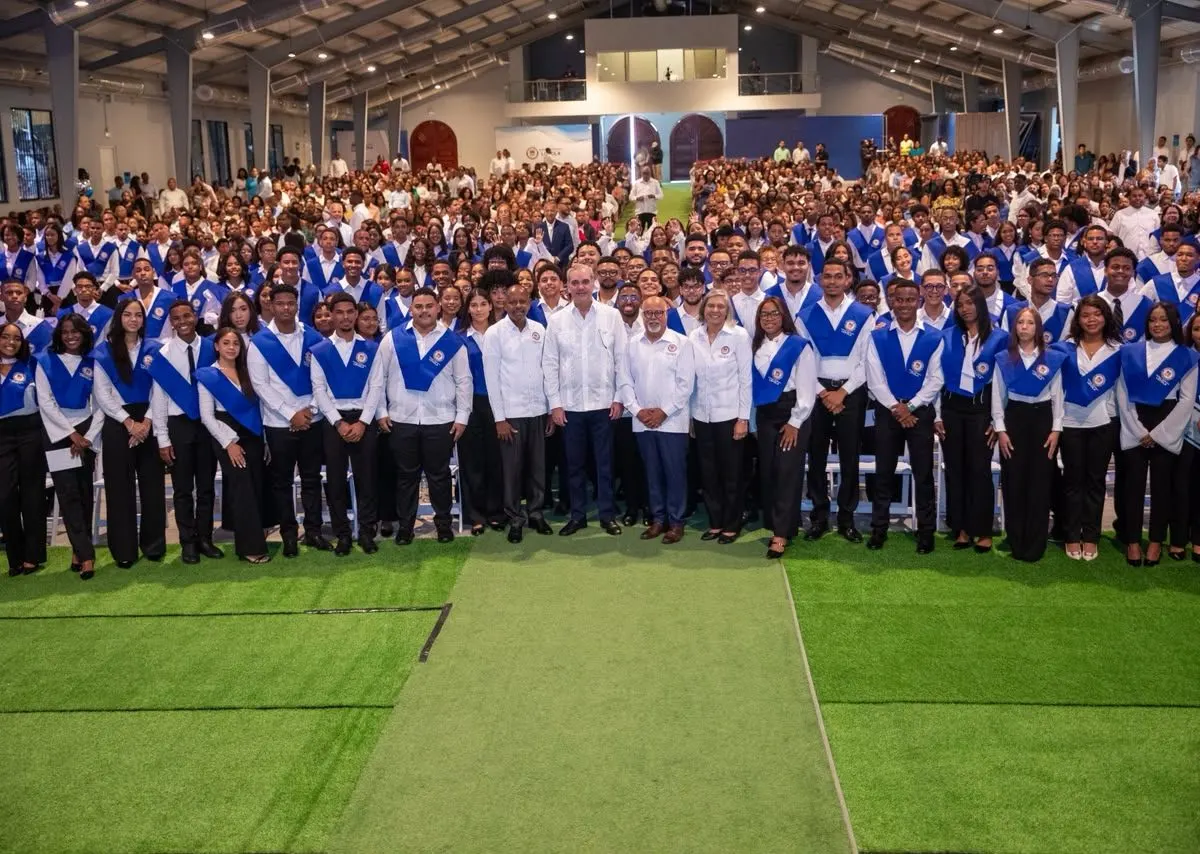 Loyola entrega diplomas a 272 jóvenes técnicos