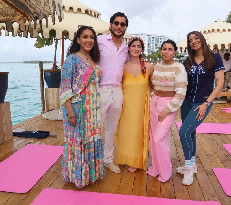 Dr. Marcos Pumarol promueve prevención del cáncer de mama en evento en Santo Domingo