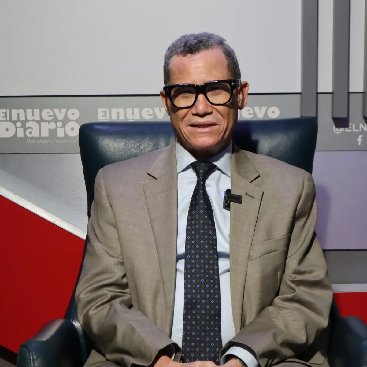 Ministro de Trabajo advierte contra violaciones laborales en establecimientos chinos