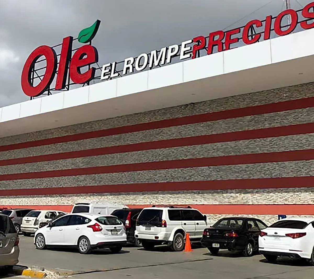 Hipermercados Olé reduce bonificación anual por situación económica