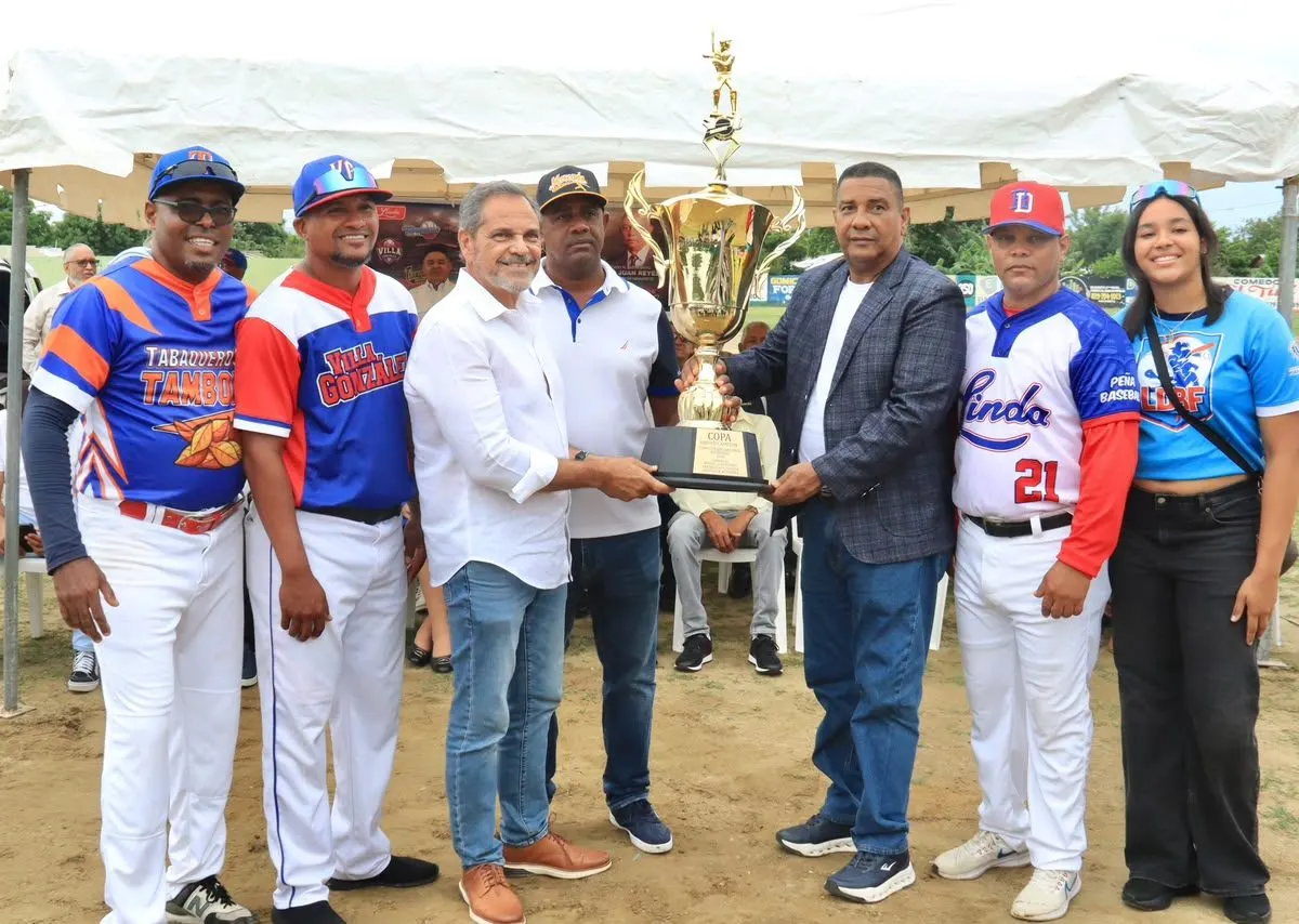 Santiago celebra 67 años del Doble A de béisbol