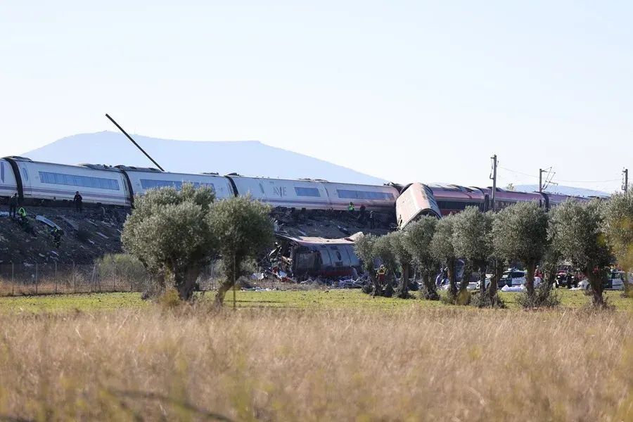 Al menos 30 muertos en accidente de trenes en España