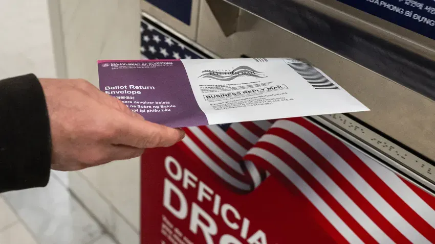 Juez rechaza petición de Trump para anular 20,000 votos en California