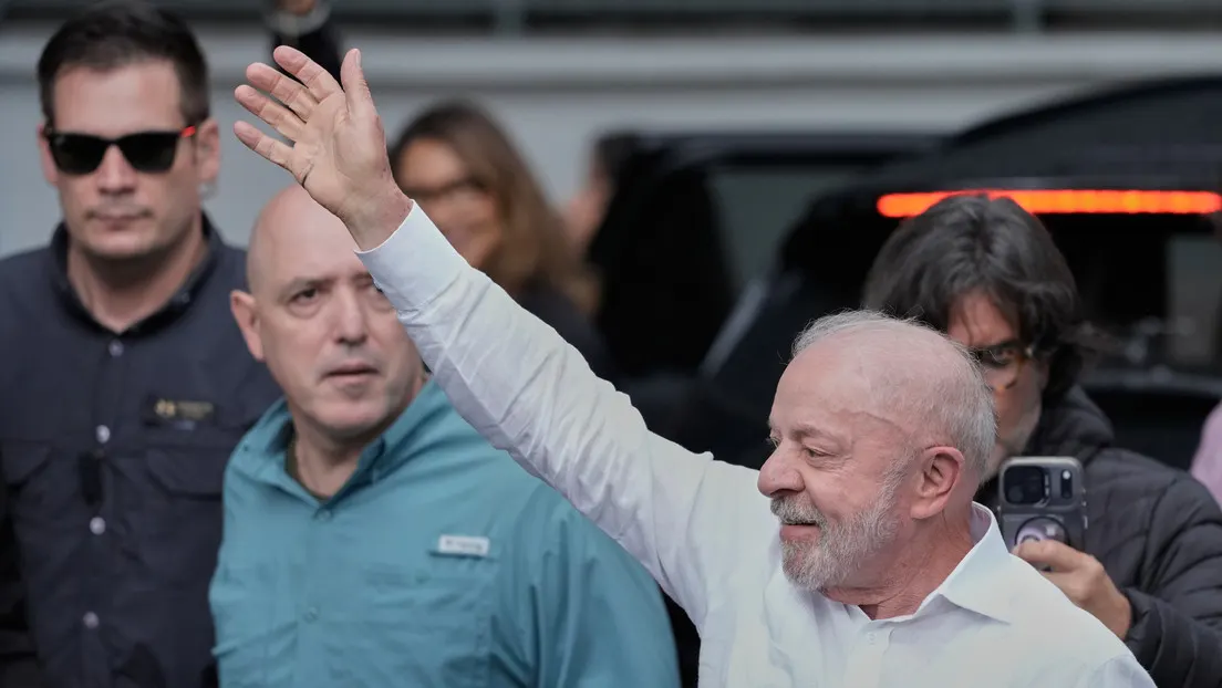 Lula acusa a Flávio Bolsonaro de mentiroso durante jornada electoral
