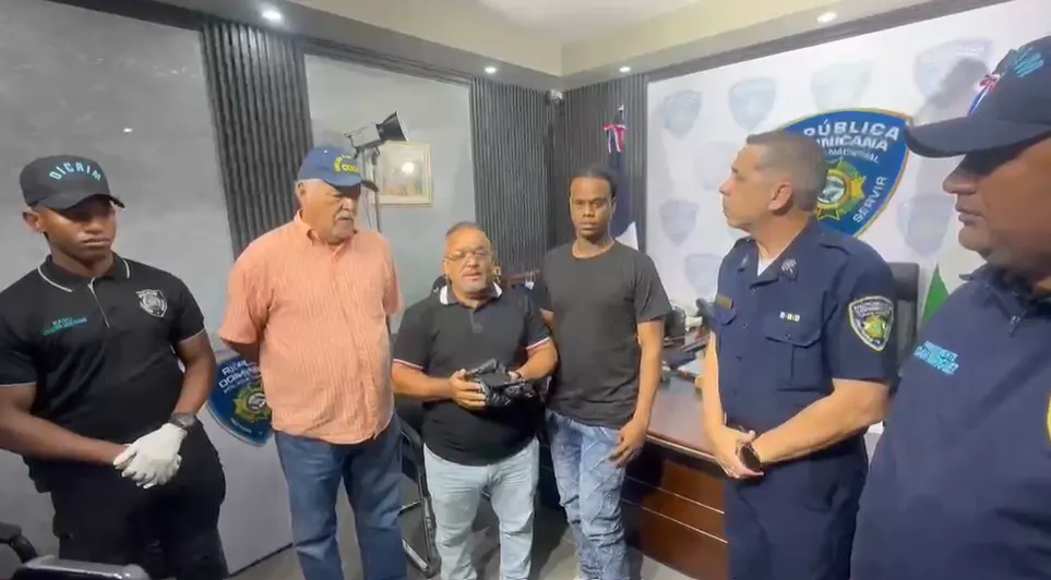 Joven se entrega tras ser buscado por robo y agresión