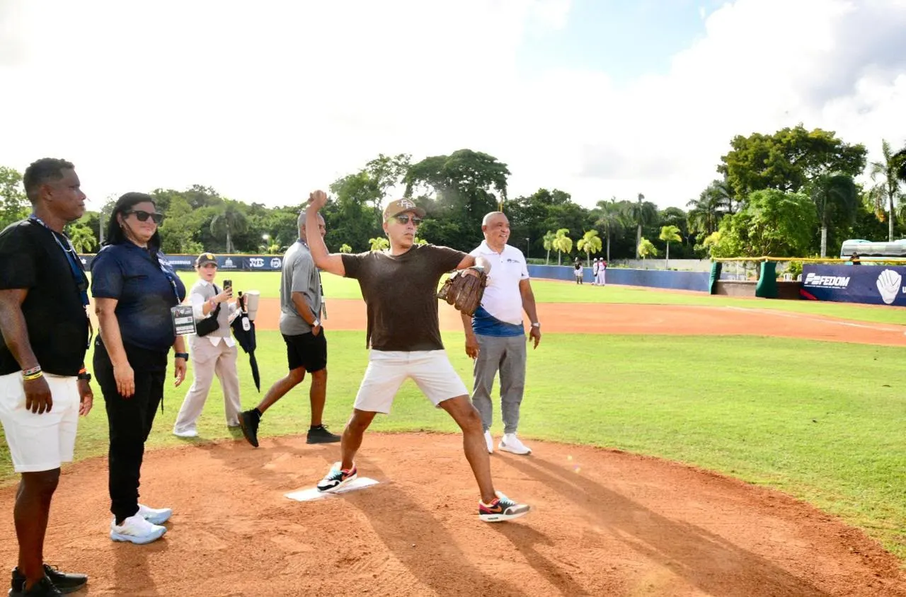Nuevos dueños de los Padres de San Diego asisten al Premundial U18