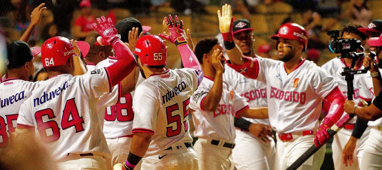 Leones del Escogido gana su primer partido de la temporada